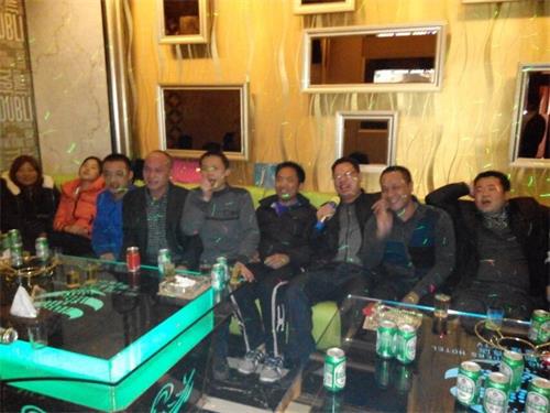 美科美公司职员卡拉OK 美科美公司职员卡拉OK